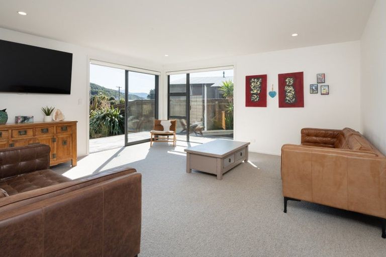 Photo of property in 11b Beach Road, Waikawa, Picton, 7220