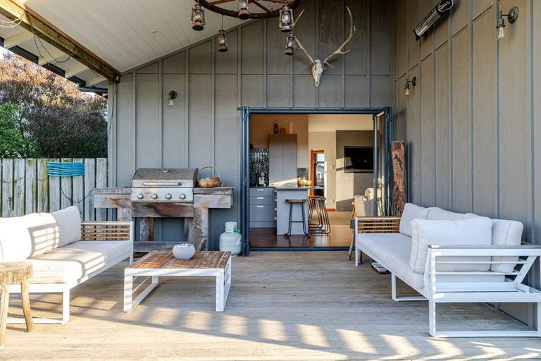 Photo of property in 21 Norton Street, Foxton Beach, Foxton, 4815