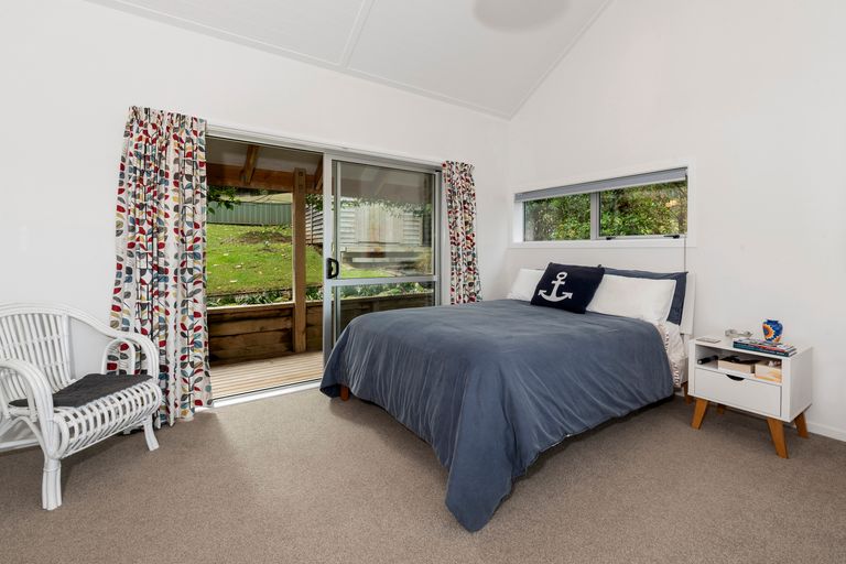 Photo of property in 5 Clinton Road, Tawharanui Peninsula, Warkworth, 0986