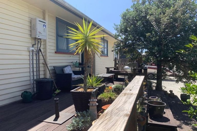 Photo of property in 23 Woodford Avenue, Brookfield, Tauranga, 3110