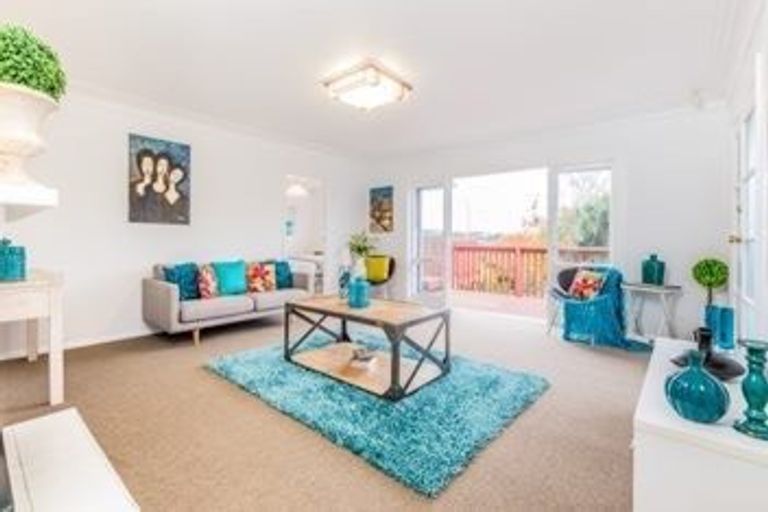 Photo of property in 165 Edmonton Road, Te Atatu South, Auckland, 0610