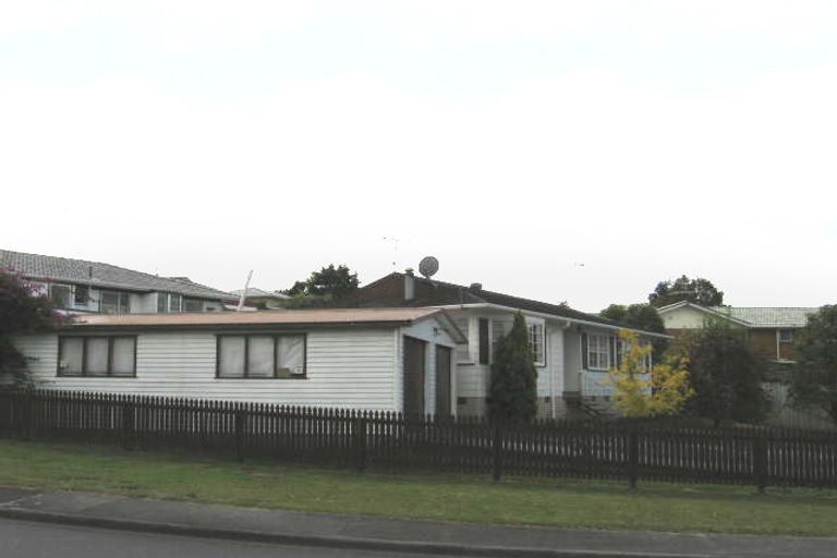 Photo of property in 71 Rosewarne Crescent, Glendene, Auckland, 0602