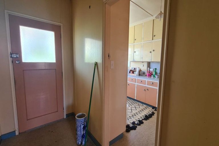 Photo of property in 17 Fox Street, Opunake, 4616