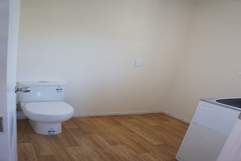 Photo of property in 24 Waipani Road, Te Atatu Peninsula, Auckland, 0610