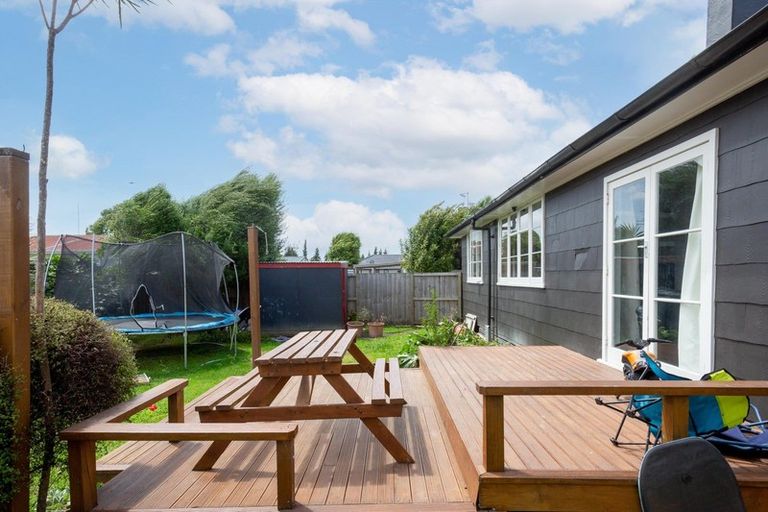 Photo of property in 19 Willis Street, Bader, Hamilton, 3206