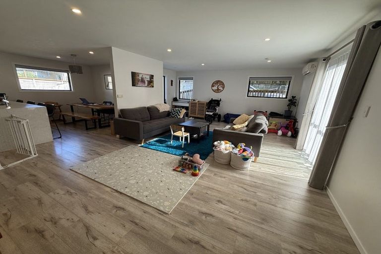 Photo of property in 22a Sylvan Crescent, Te Atatu South, Auckland, 0610