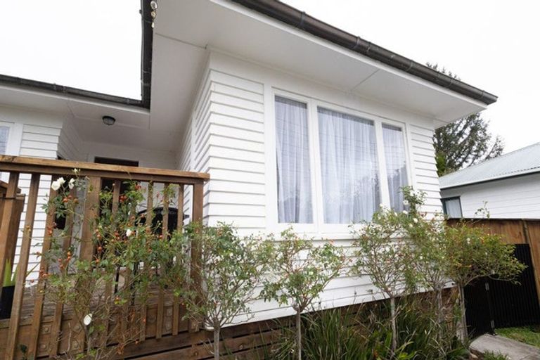 Photo of property in 200a Henderson Valley Road, Henderson, Auckland, 0612
