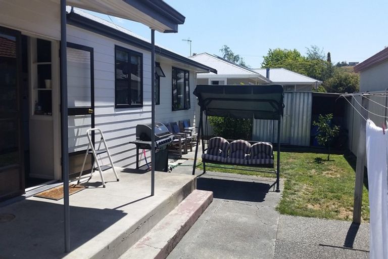 Photo of property in 4 Warwick Crescent, Taradale, Napier, 4112