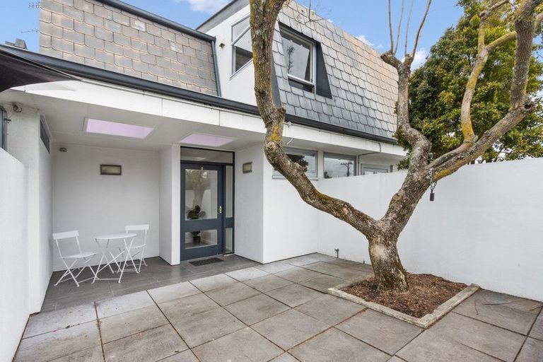 Photo of property in 138c Charles Street, Westshore, Napier, 4110