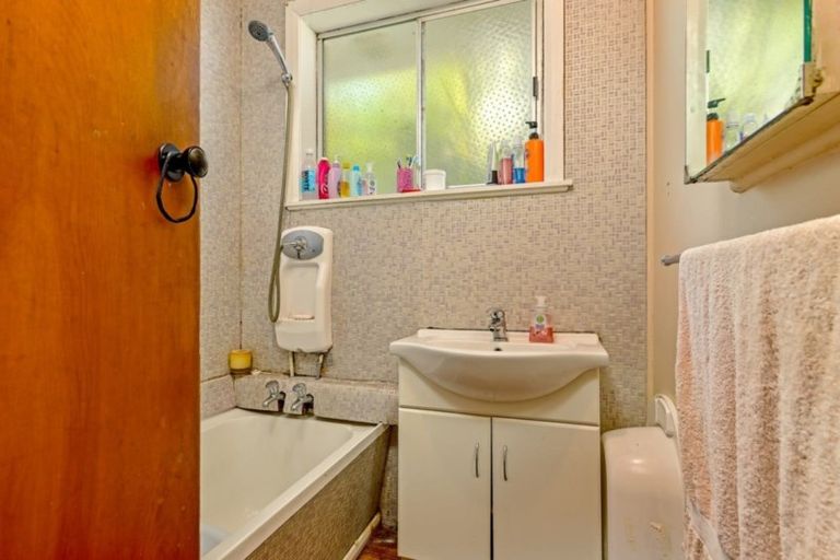 Photo of property in 26 Dampier Avenue, Awapuni, Palmerston North, 4412