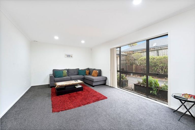 Photo of property in 15 Lake Panorama Drive, Henderson, Auckland, 0612