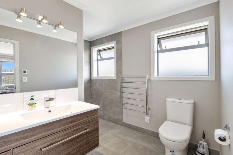 Photo of property in 5 Hydrangea Lane, Milson, Palmerston North, 4414