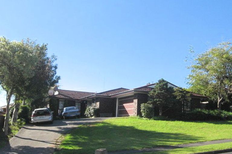Photo of property in 63 Dalwhinnie Parade, Highland Park, Auckland, 2010