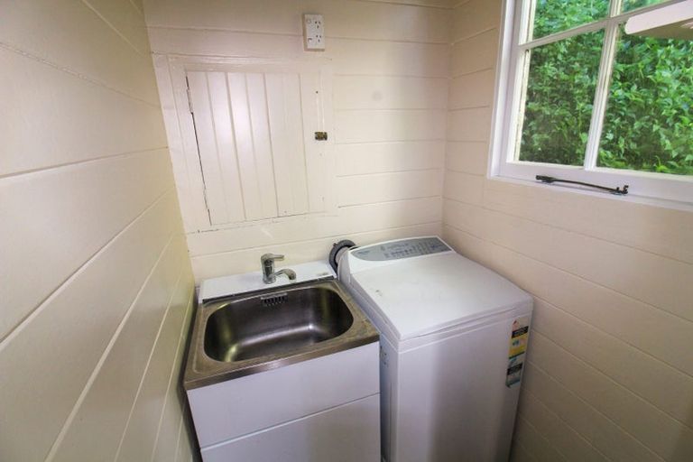 Photo of property in 14a Kelburn Parade, Kelburn, Wellington, 6012