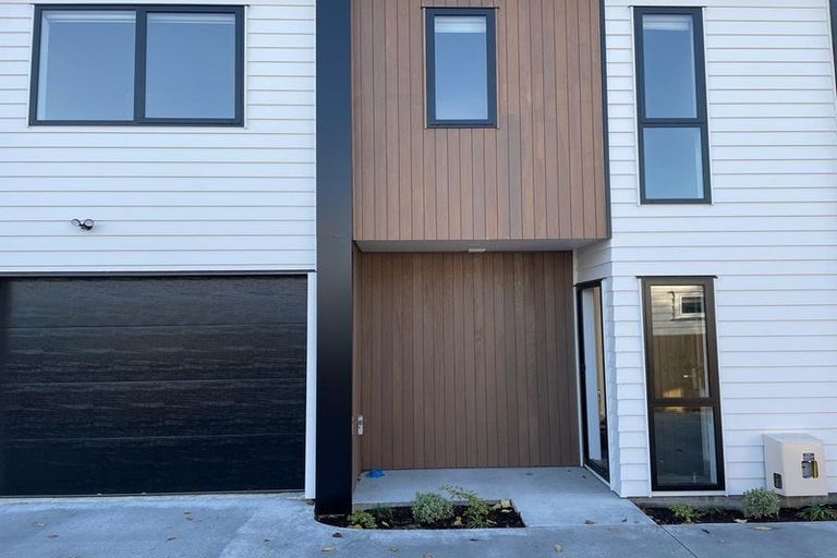 Photo of property in 2/54 Wellington Street, Howick, Auckland, 2014