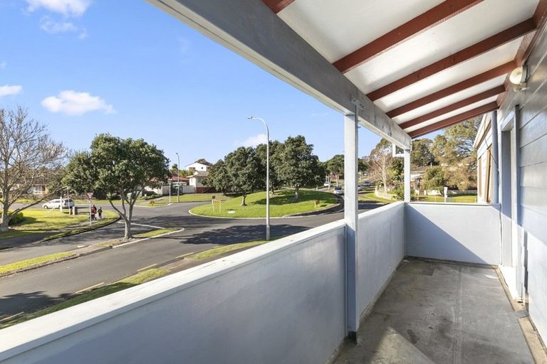 Photo of property in 19 Highland Park Drive, Highland Park, Auckland, 2010