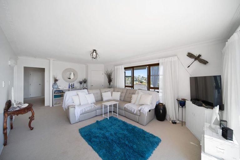 Photo of property in 2/89 Takutai Avenue, Half Moon Bay, Auckland, 2012