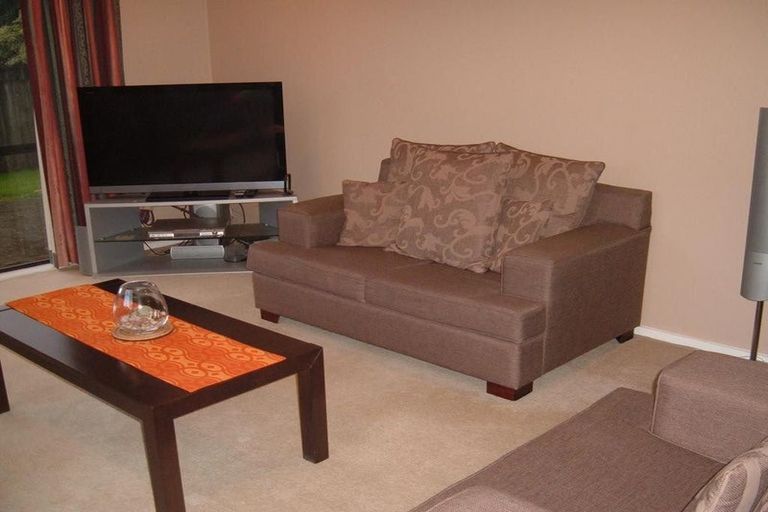 Photo of property in 6 Greenberry Drive, Ranui, Auckland, 0612