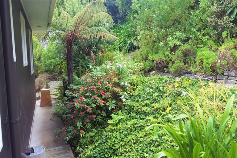 Photo of property in 4 Malters Place, Browns Bay, Auckland, 0630