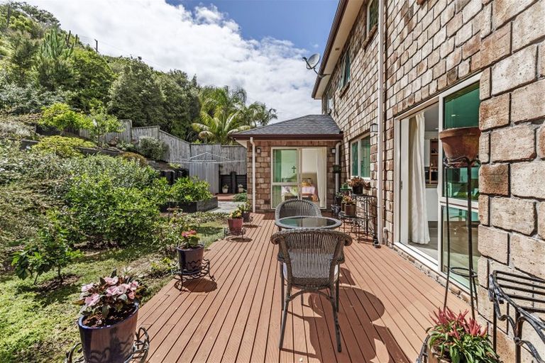 Photo of property in 20 Schopolo Place, Schnapper Rock, Auckland, 0632