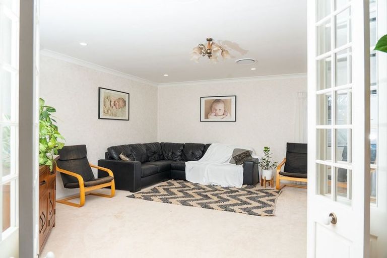 Photo of property in 5 Silhouette Way, Western Heights, Hamilton, 3200