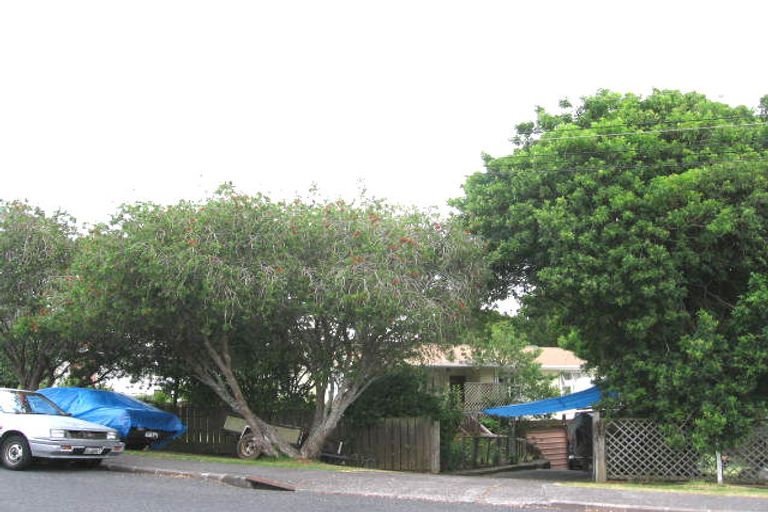 Photo of property in 82 Salisbury Road, Birkdale, Auckland, 0626