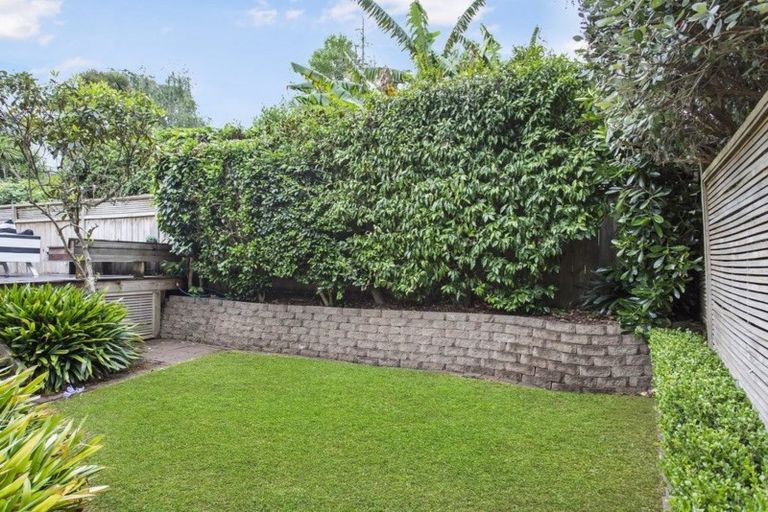 Photo of property in 29 Headland Drive, Long Bay, Auckland, 0630