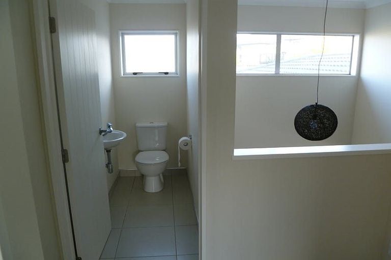 Photo of property in 24 Fairchild Avenue, Goodwood Heights, Auckland, 2105