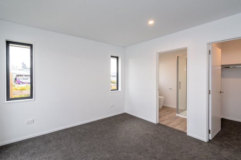 Photo of property in 18 Northampton Drive, Prebbleton, 7676