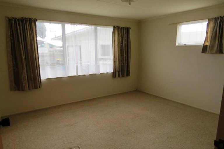 Photo of property in 24 Trimble Place, Bell Block, New Plymouth, 4312
