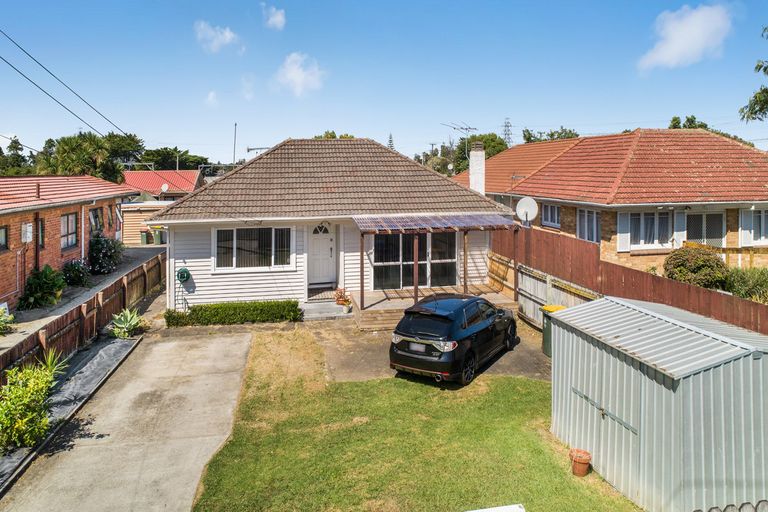 Photo of property in 8 Orakau Road, Mangere East, Auckland, 2024