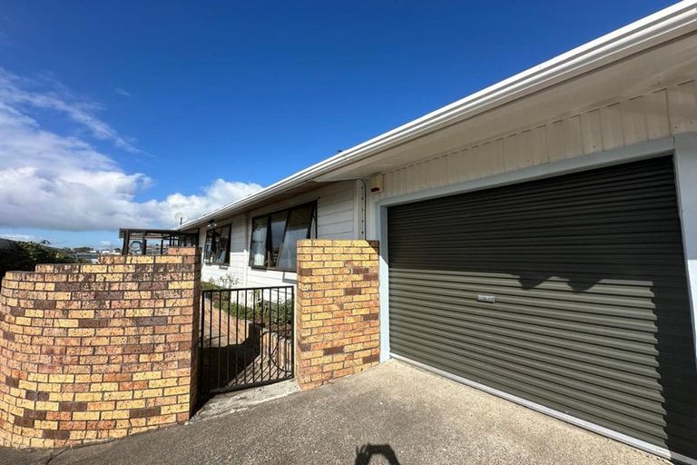 Photo of property in 37b Albatross Road, Red Beach, 0932