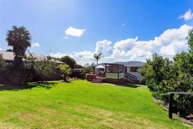 Photo of property in 21a Alexander Street, Cockle Bay, Auckland, 2014