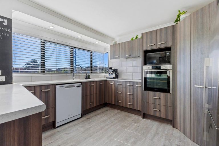 Photo of property in 16 Luculia Drive, Mount Maunganui, 3116