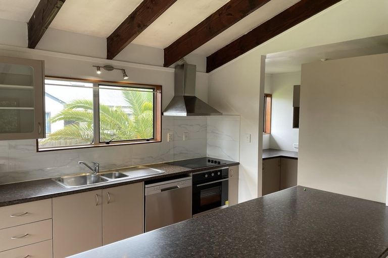 Photo of property in 17 Mannering Place, Hillcrest, Auckland, 0627