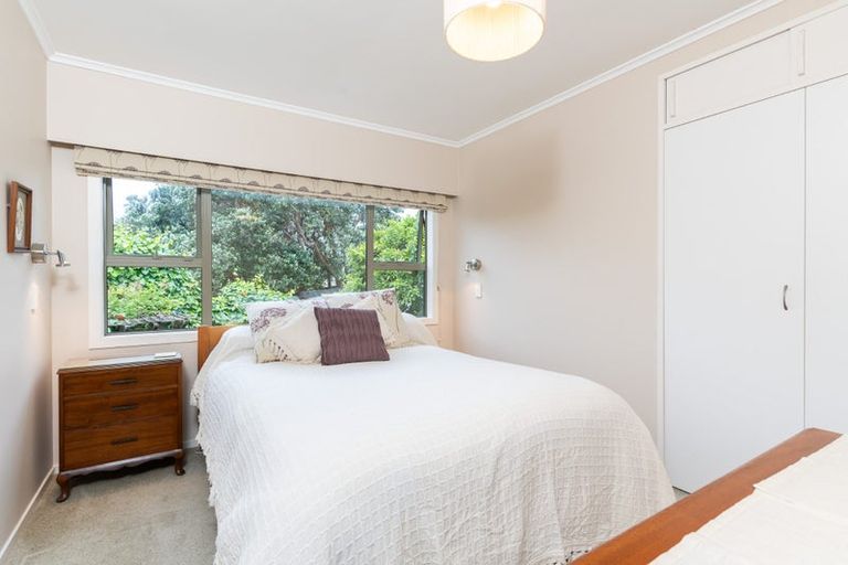 Photo of property in 15 Nuffield Street, Tawa, Wellington, 5028