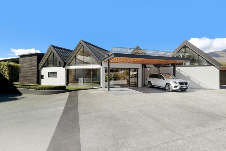Photo of property in 308/139 Fernhill Road, Fernhill, Queenstown, 9300
