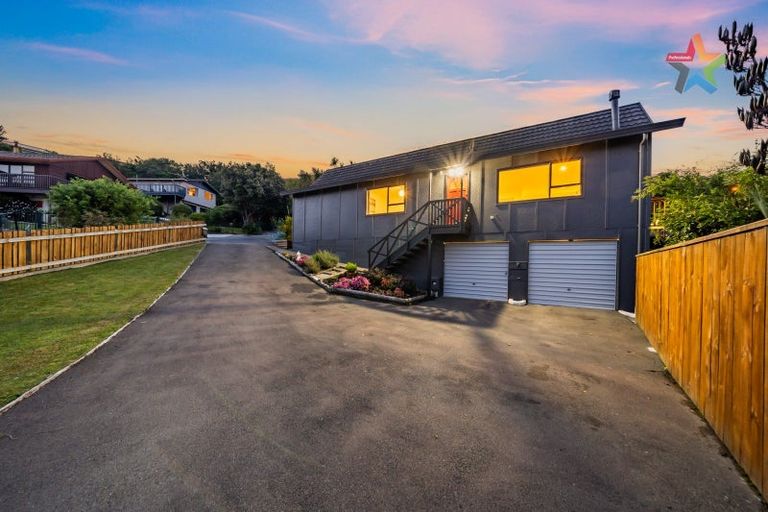 Photo of property in 26 Wisteria Grove, Maungaraki, Lower Hutt, 5010