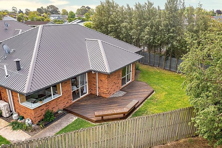 Photo of property in 2/45b Trafford Street, Harewood, Christchurch, 8051