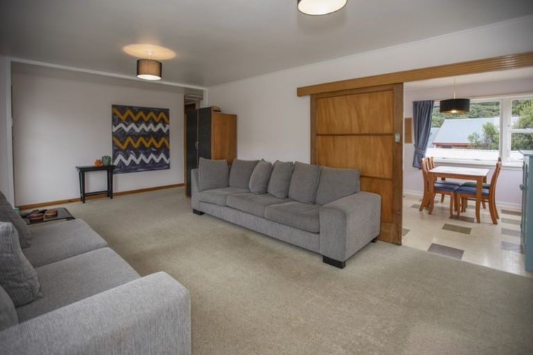 Photo of property in 76 Hampden Street, Picton, 7220