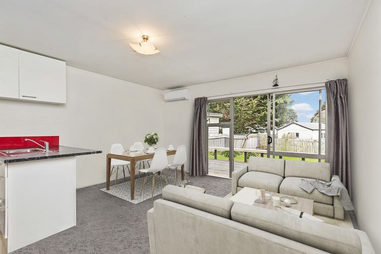 Photo of property in 1/9 Slim Place, Clendon Park, Auckland, 2103