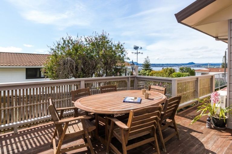 Photo of property in 4 Shera Street, Acacia Bay, Taupo, 3330