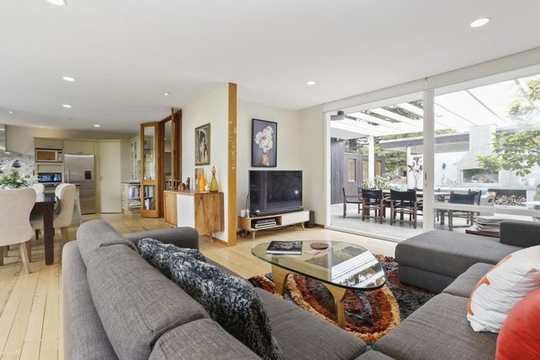 Photo of property in 10 Sandford Street, Campbells Bay, Auckland, 0630