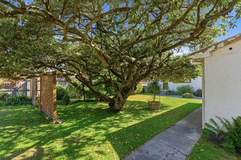 Photo of property in 302 Withells Road, Avonhead, Christchurch, 8042