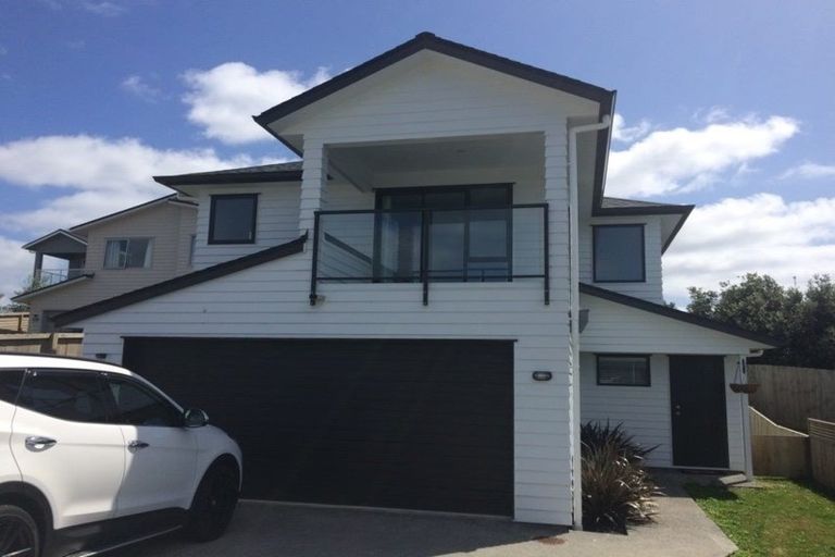 Photo of property in 49 Maylee Crescent, Gulf Harbour, Whangaparaoa, 0930