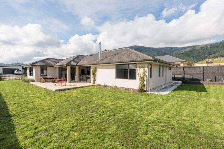 Photo of property in 16 Woolshed Drive, Stoke, Nelson, 7011