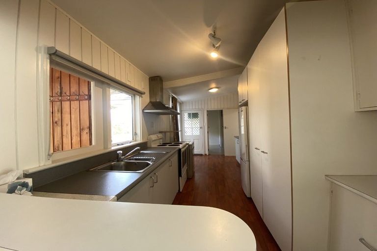 Photo of property in 56 Dowse Drive, Maungaraki, Lower Hutt, 5010