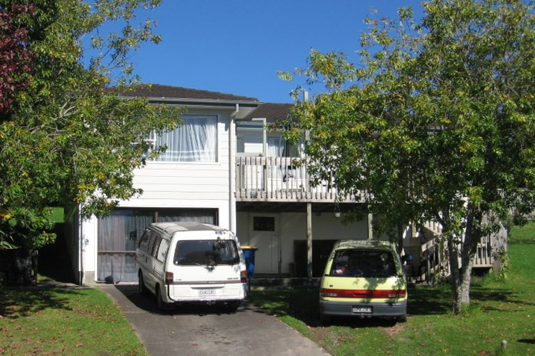 Photo of property in 10 Glucina Place, Glen Eden, Auckland, 0602