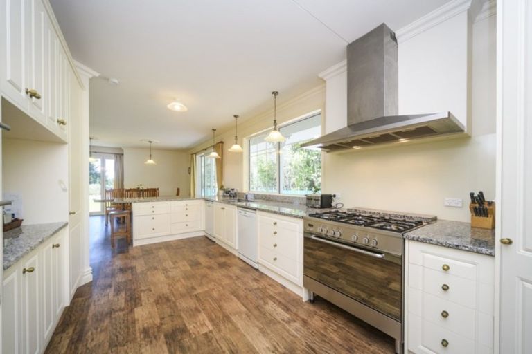 Photo of property in 114 Polson Hill Drive, Aokautere, Palmerston North, 4471