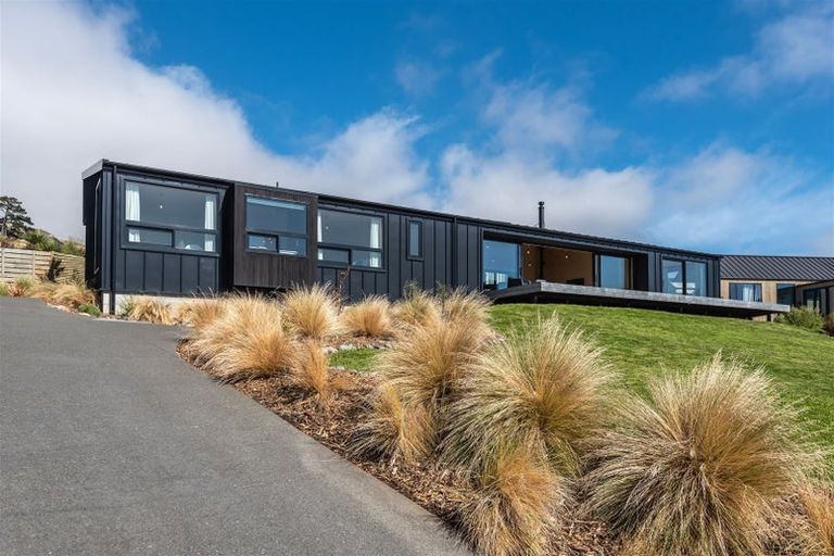 Photo of property in 5 Sowerby Place, Richmond Hill, Christchurch, 8081